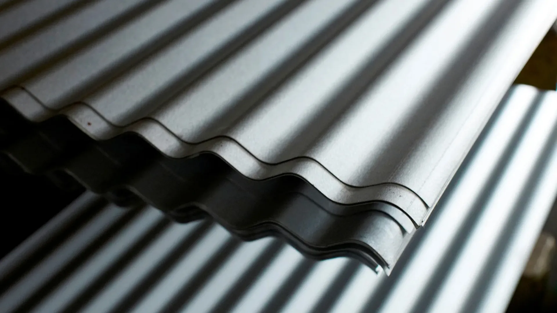 Металлический шифер 0.5 мм 1.1хL м МП18 Ecosteel  двусторонний RAL